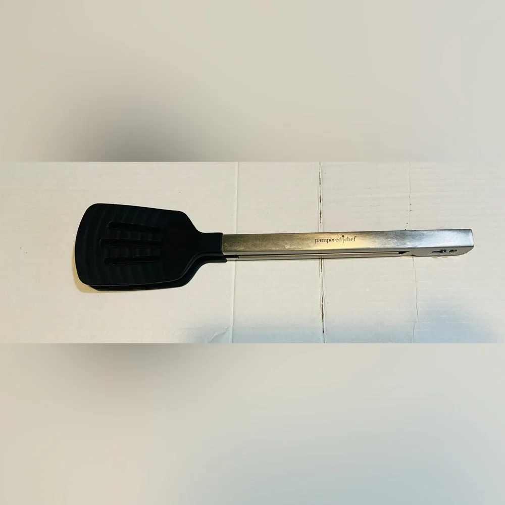 Pampered Chef spatula tongs. New condition. - Picture 3 of 6